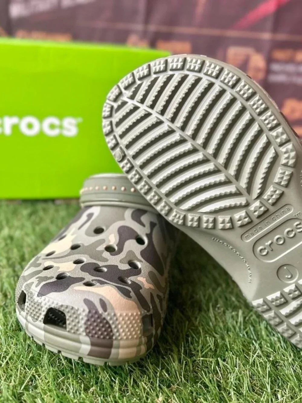 🪖 Brand New Crocs Classic Snap Backstrap Camo Clogs – Kids J6 | Camo/Multi | Or